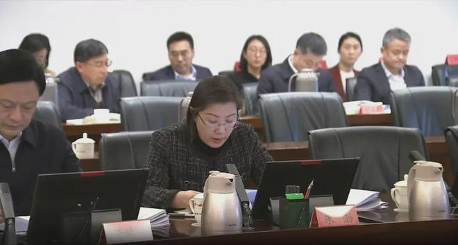 青岛市政府迎“空降”干部(图2)